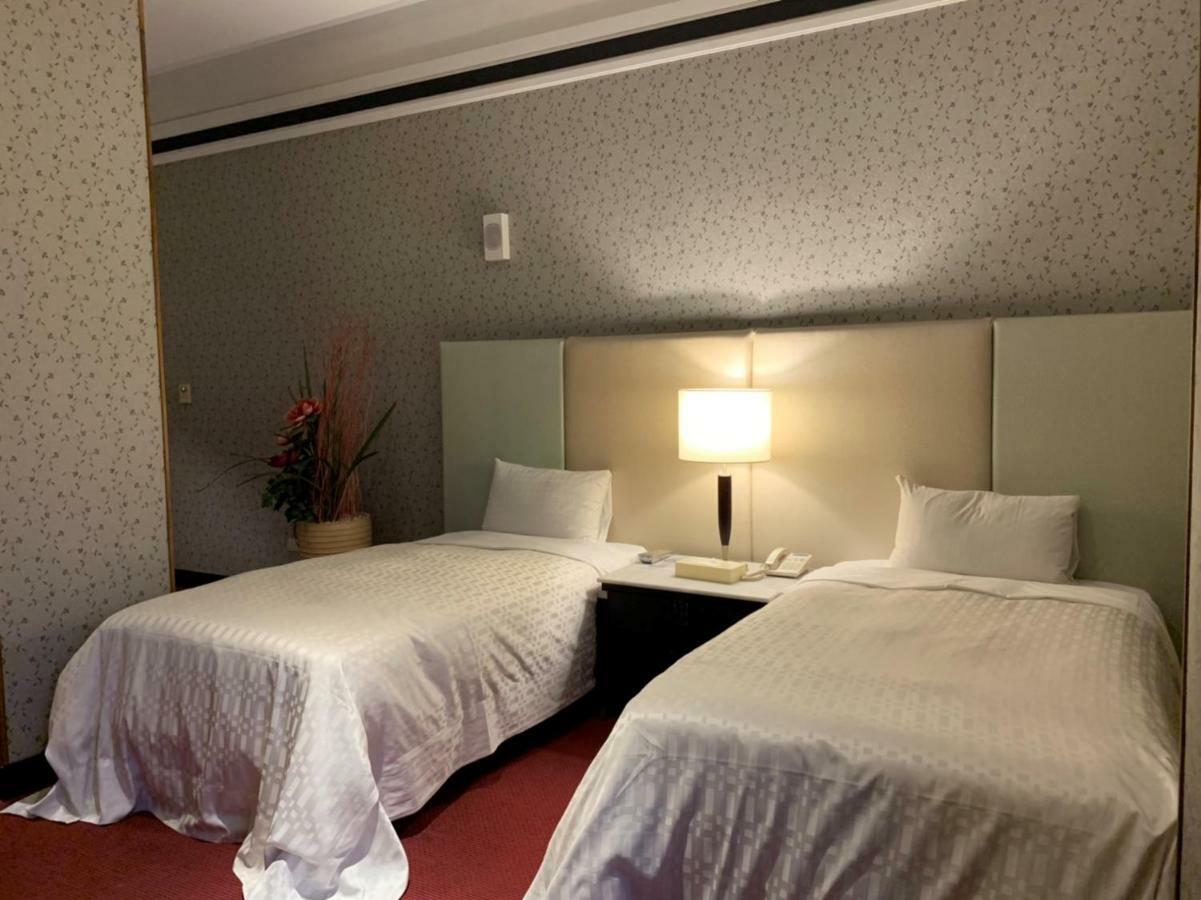 Li-Gin Motel Chiayi Exterior foto